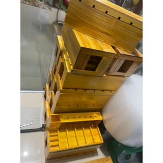 Khay đựng tông đơ gỗ thông 5 ngăn đựng tông đơ 6 lỗ đựng kéo 1 hộc đựng lược