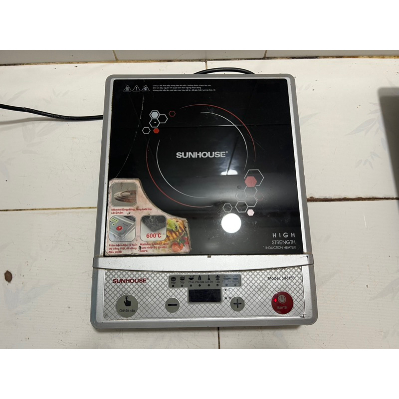 Thanh lý bếp từ sunhouse phím bấm, mặt kính bị nứt như hình