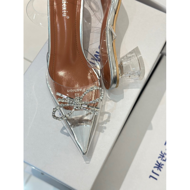 Giày trong suốt nơ đá nhỏ gót vuông 5cm A8-3