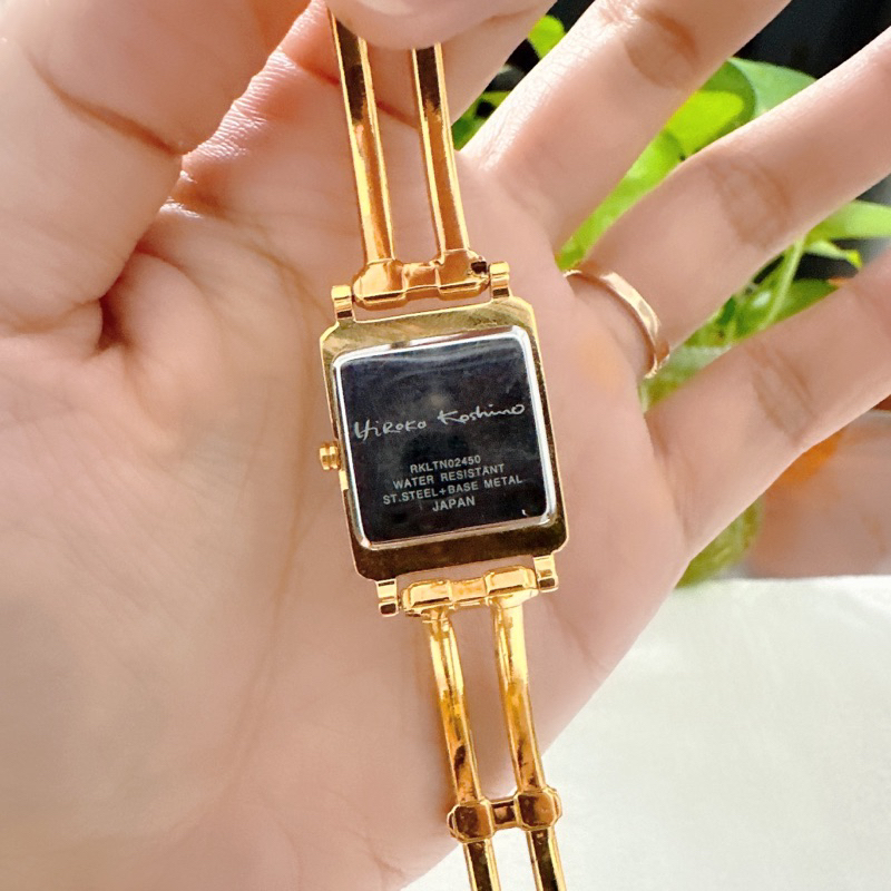 Đồng hồ nữ si nhật dáng còng tay hiệu Hiroko Koshino