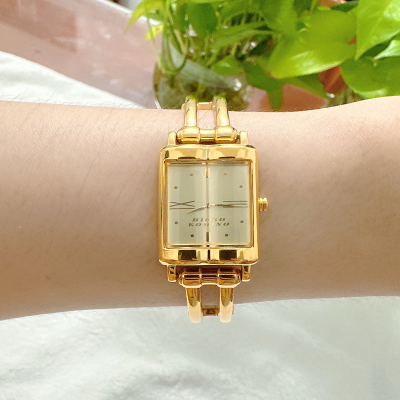 Đồng hồ nữ si nhật dáng còng tay hiệu Hiroko Koshino