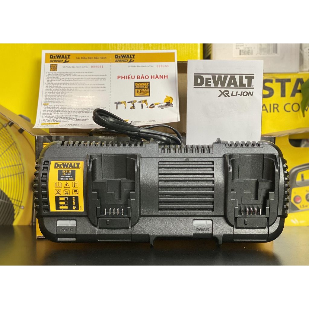 Bộ sạc 2 cổng cho pin 12V - 20V - 60V dòng ra 4A DeWalt DCB132 - Chính hãng