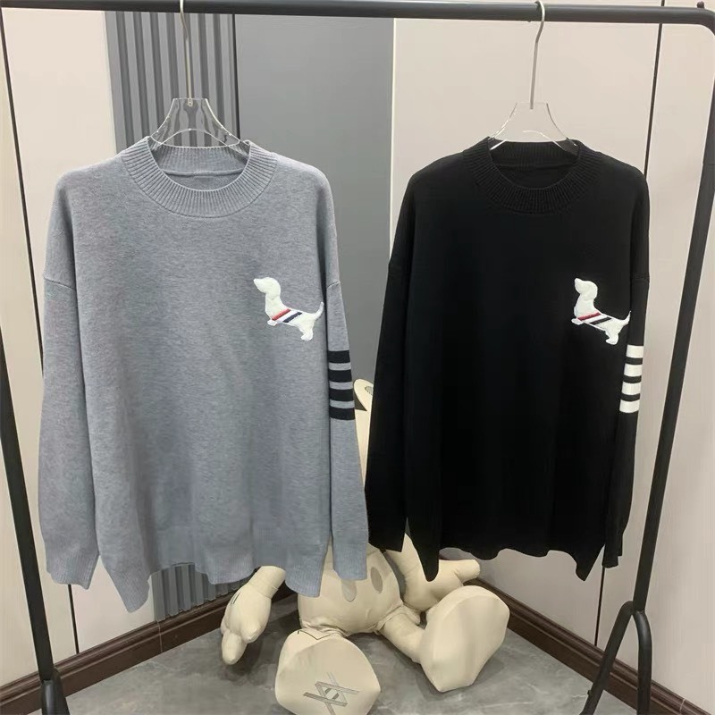 Áo Nỉ Hoodie Thêu Chú Cún Trước Ngực Phối 4 Sọc Tay Áo, Áo Sweater Form Rộng Dáng Unisex