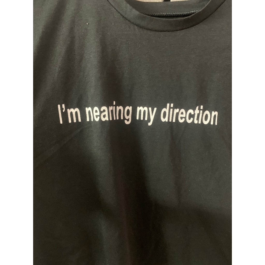 PASS - Áo thun đen chữ