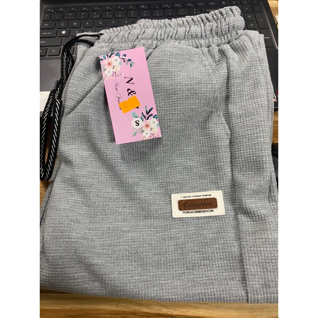 QUẦN ỐNG RỘNG CHẤT TỔ ONG UNISEX HOTTREN PHỐI CHỮ KÈM DÂY RÚT MA98 | BigBuy360 - bigbuy360.vn
