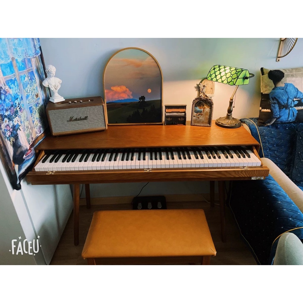 Đàn piano điện Hồng Kông Betsy B361 88 phím, có ghế, pedal, giá đỡ để bản nhạc, có thể kéo gọn thành bàn làm việc