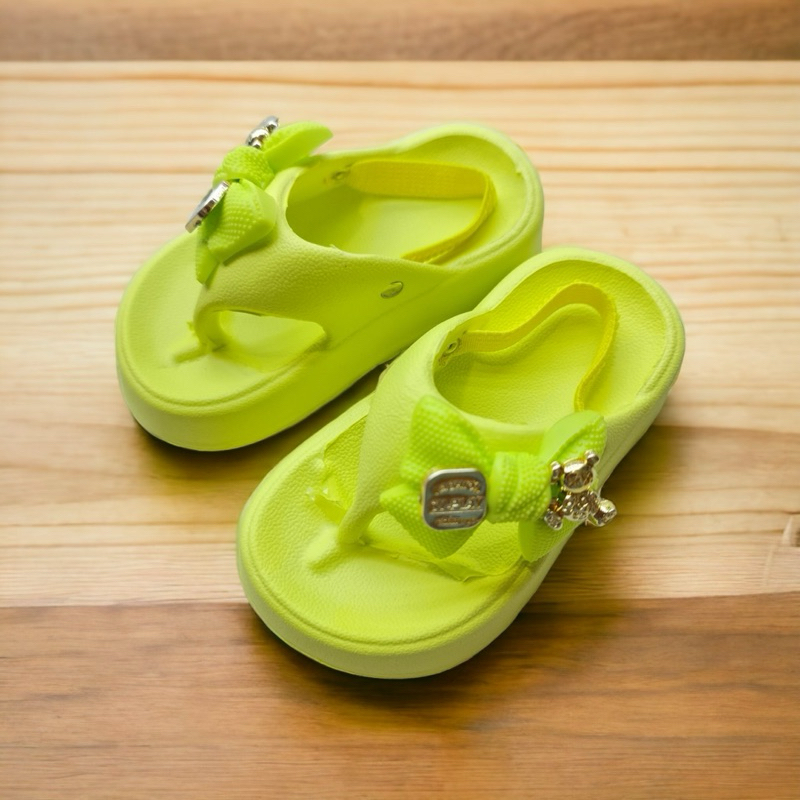 Dép bánh mì xỏ ngón chống nước đế cao cho bé gái chữ Love siêu dễ thương