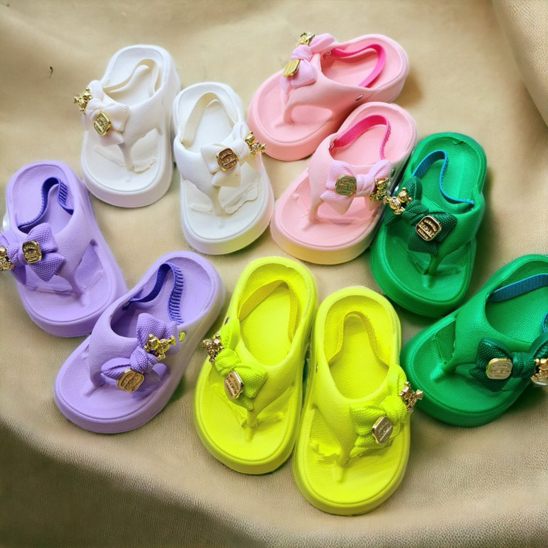 Dép bánh mì xỏ ngón chống nước đế cao cho bé gái chữ Love siêu dễ thương