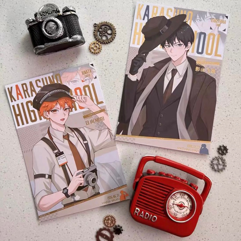 Set huy hiệu và postcard Haikyuu couple Kageyama và Hinata hàng artist có bản quyền