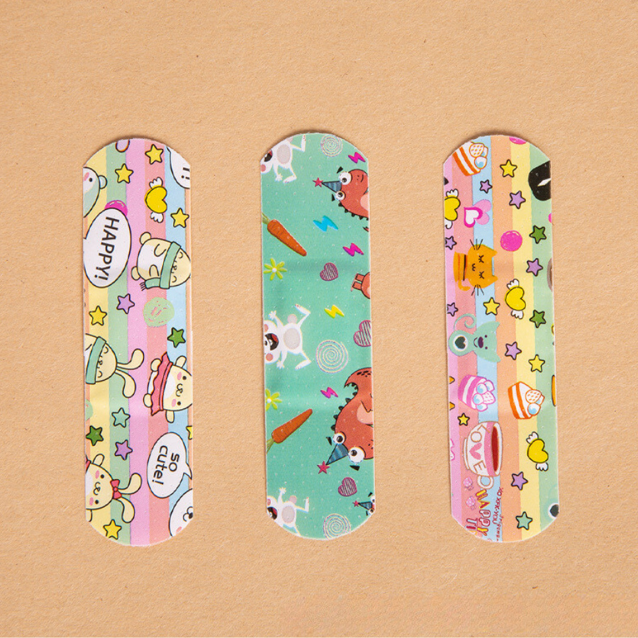 Băng Dán Cá Nhân Hộp 100 Miếng Băng Dễ Thương Họa Tiết Hoạt Hình Thoáng Khí Tiện Dụng Siêu Dính Chống Thấm Nước RIN