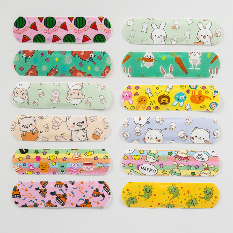 Băng Dán Cá Nhân Hộp 100 Miếng Băng Dễ Thương Họa Tiết Hoạt Hình Thoáng Khí Tiện Dụng Siêu Dính Chống Thấm Nước RIN