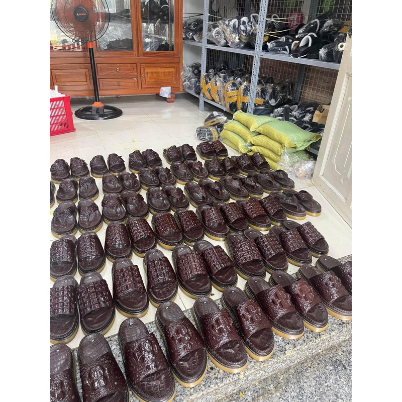 Dép Da Nam Doctor Đế  đúc nguyên khối Tăng Chiều Cao Chất Liệu Da Lưng Cá Sấu Cao Cấp - Cam kết da thật 100%