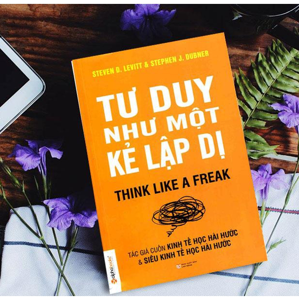 Sách - Tư duy như một kẻ lập dị