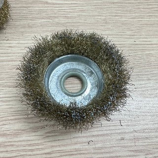 Chén Cước  Đánh Sét Rỉ - Chổi đánh rỉ sắt