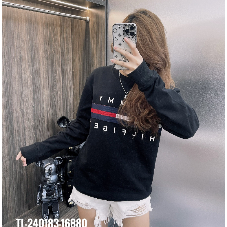 Áo nỉ Sweater Tommy in vạch chữ ký thiết kế hot trend Nam Nữ Thu Đông 2023