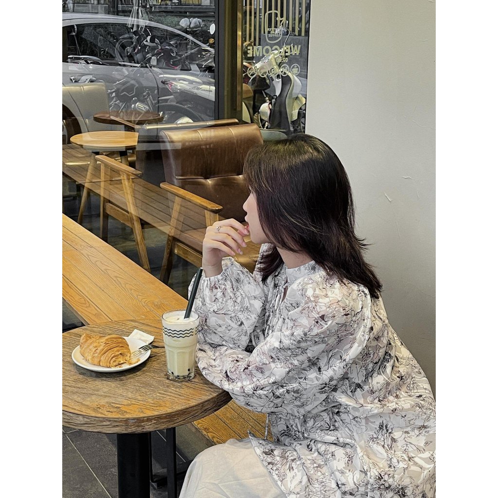 Váy thiết kế cao cấp La.na set váy bánh bèo dài tay cá tính hoạ tiết hoa - SV889