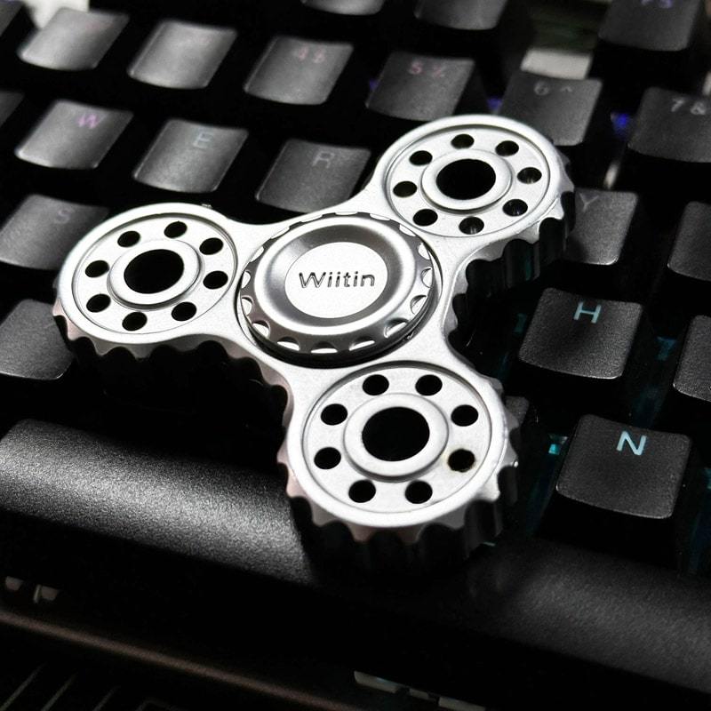 QUÀ TẶNG ĐỒ CHƠI CHO BÉ TRAI | ĐỒ CHƠI GIẢM STRESS CON QUAY SPINNER 3 CÁNH KIM LOẠI | ideashopvn