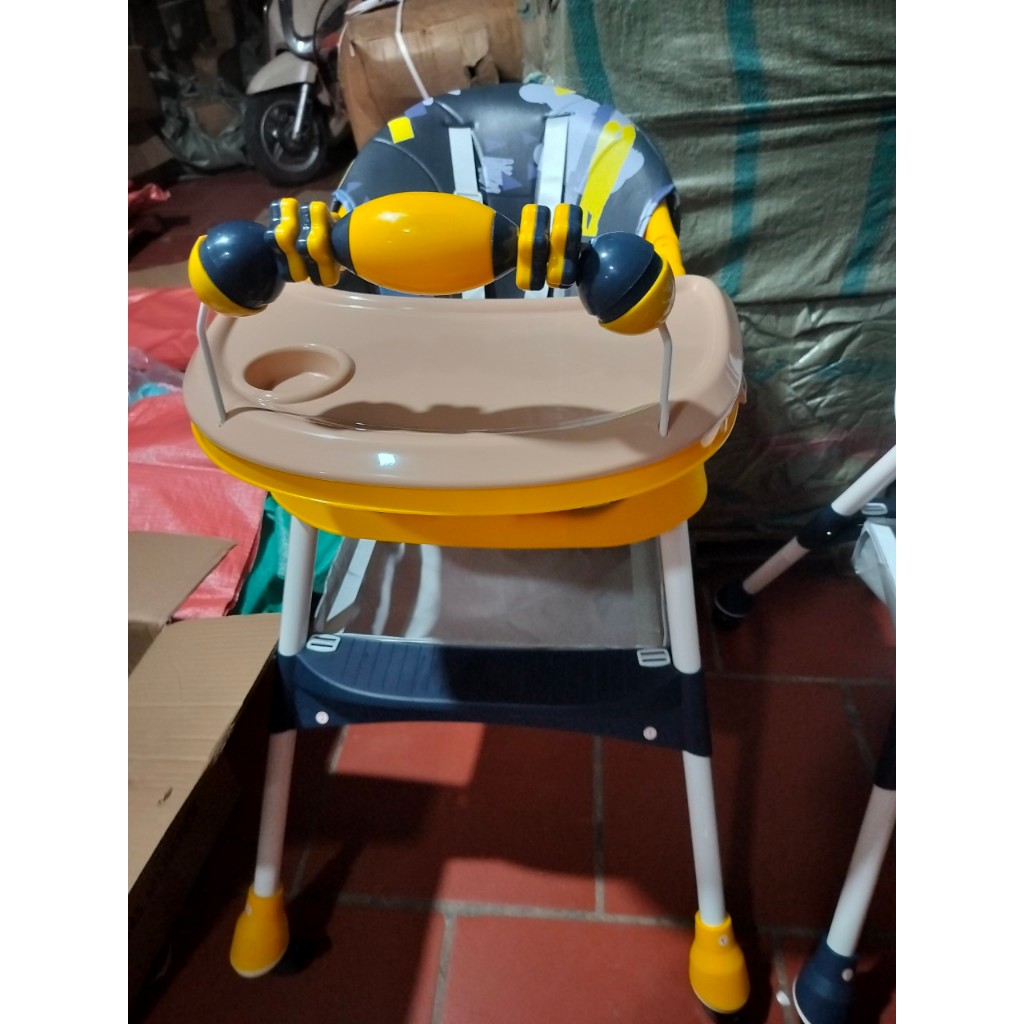 Ghế ăn dặm cho bé E560- Babychic Ghế ăn dặm đa năng gấp gọn có bánh xe cho bé D