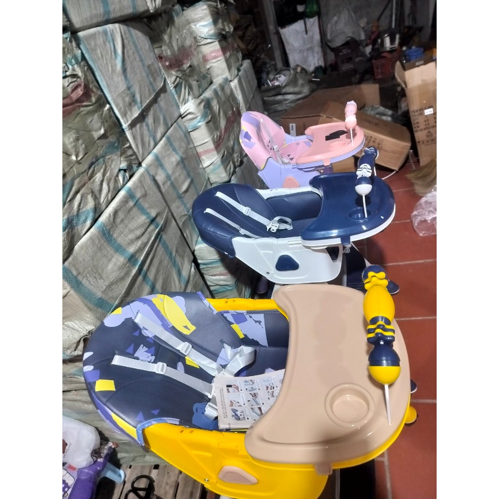 Ghế ăn dặm cho bé E560- Babychic Ghế ăn dặm đa năng gấp gọn có bánh xe cho bé D