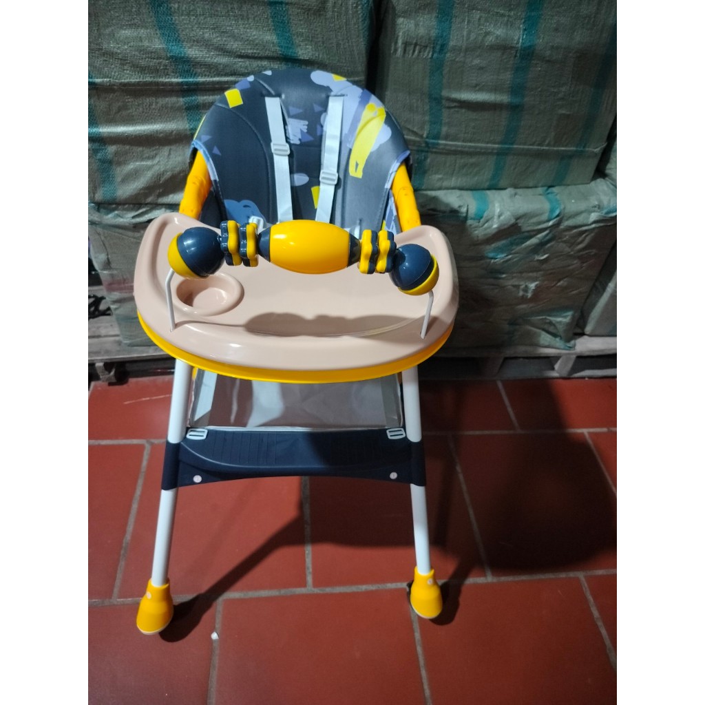 Ghế ăn dặm cho bé E560- Babychic Ghế ăn dặm đa năng gấp gọn có bánh xe cho bé D
