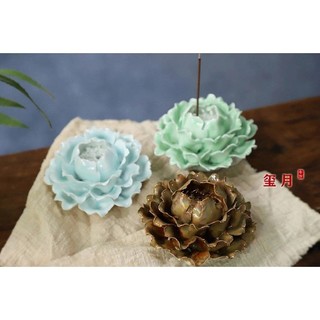 Cắm nhang và xông trầm nụ Hoa gốm loại to