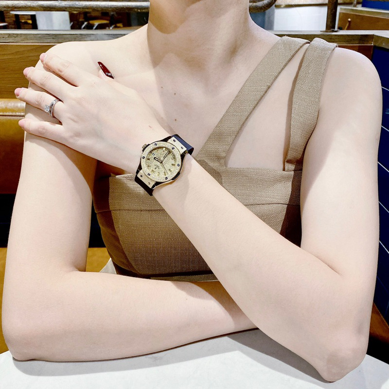 Đồng hồ nữ Hublottt cao cấp mặt tròn dây cao su siz 34mm