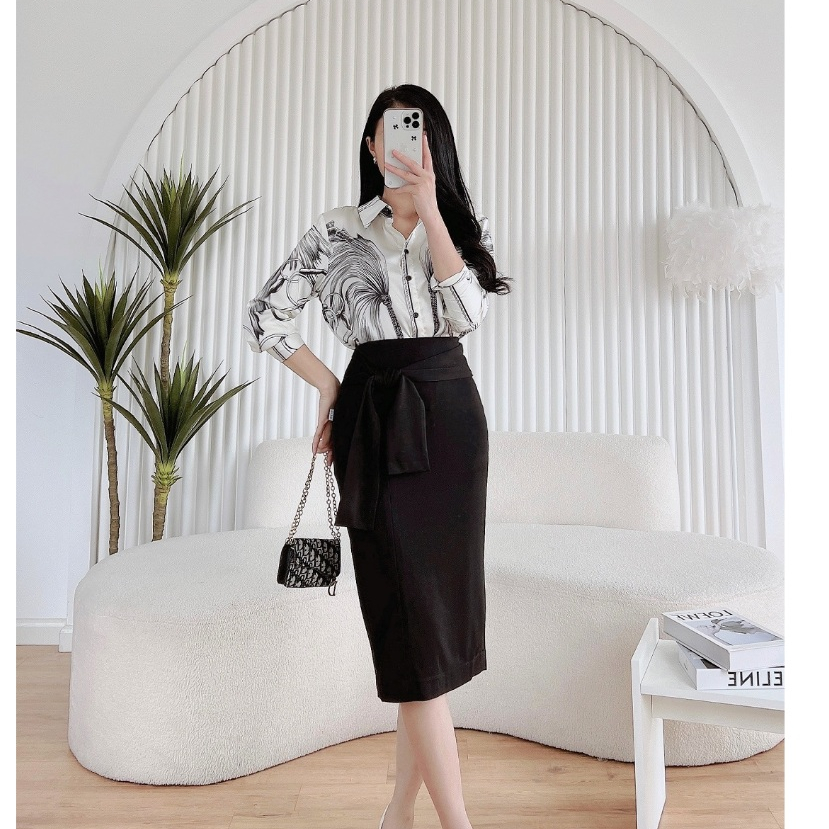Chân Váy Đen Dài Liin Clothing Xẻ Sau - J4255