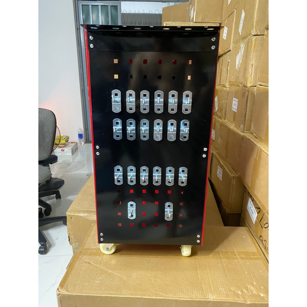Kệ để đồ nghề 3 tầng gồm 20 móc treo đồ tiện dụng