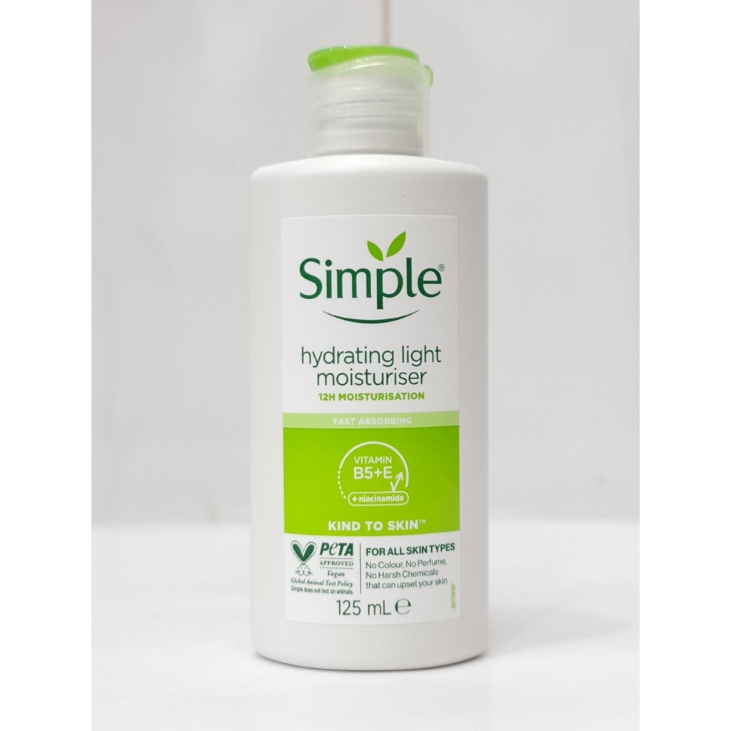 Kem Lotion Dưỡng Da Simple Kind To Skin Hydrating Light Moisturiser 125ml