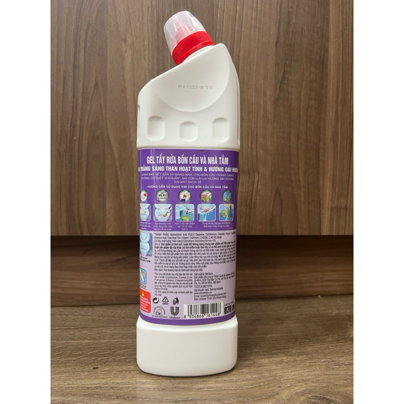 Gel tẩy rửa bồn cầu và nhà tắm chai 870ml VIM trắng sáng than hoạt tính và hương oải hương