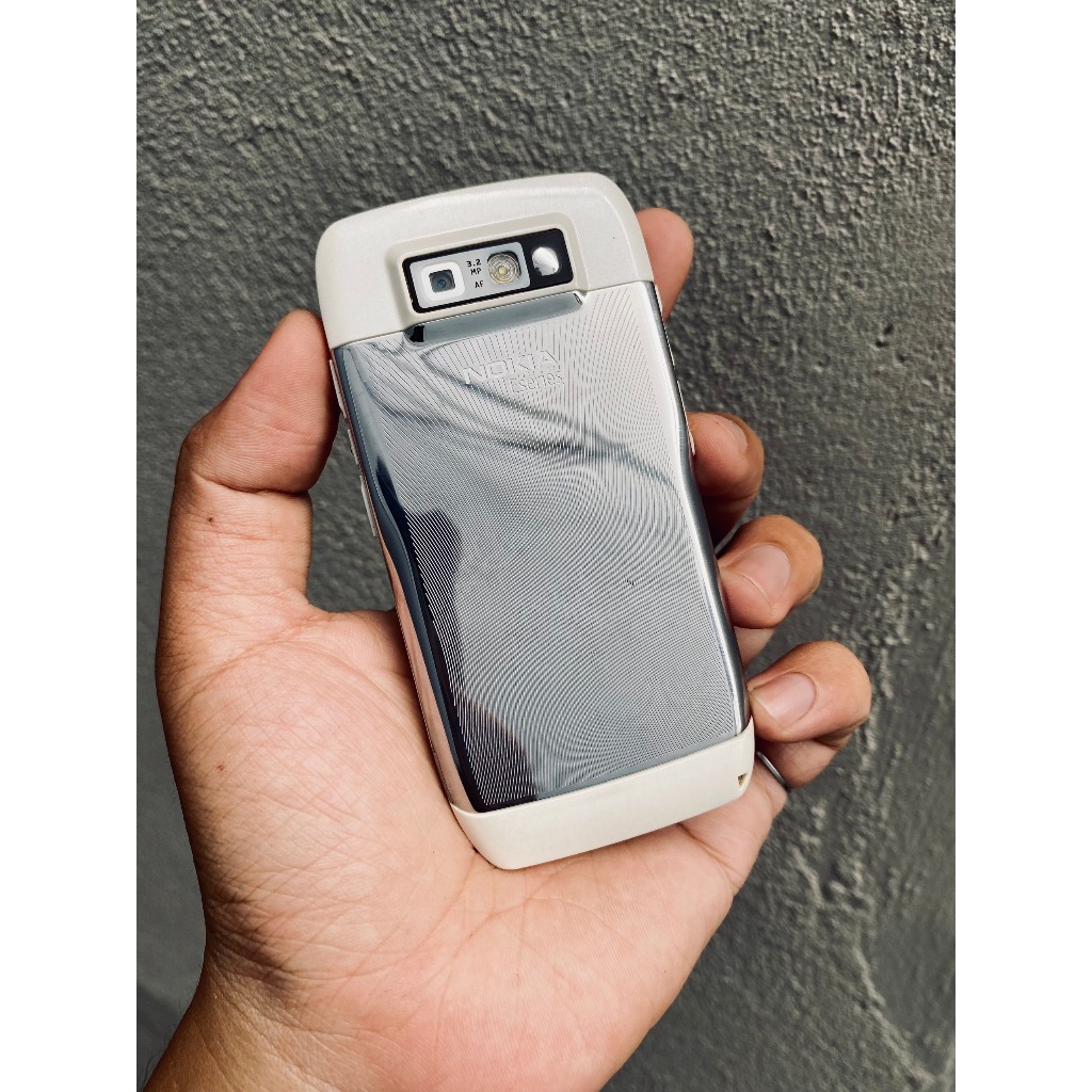 Điện Thoại Nokia E71 Trắng Zin Chuẩn Chất - Ngoại hình 96% - Hỗ trợ Wifi, 3G, Pin 7 Ngày.