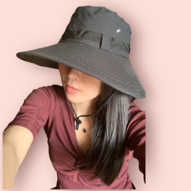 Nón che nắng rộng vành