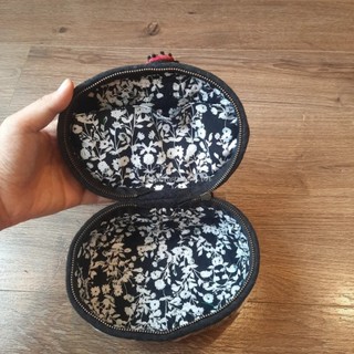 P0143 rập giỏ bọ rùa và hoa