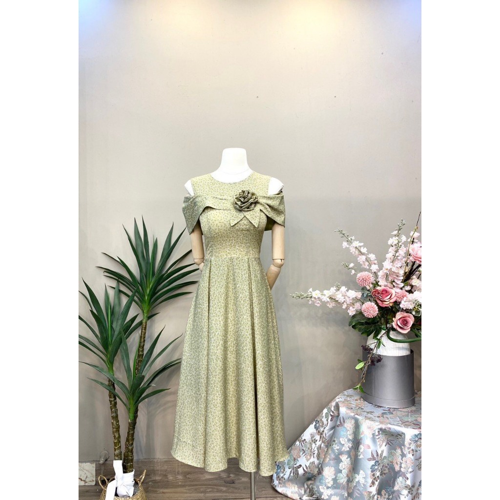 Váy cổ tròn ngực đính hoa - 10552