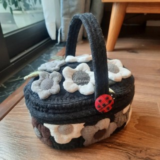P0143 rập giỏ bọ rùa và hoa