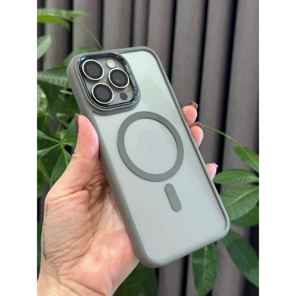 Ốp lưng cứng trong suốt chống ố viền màu chống sốc cho IPhone 15 Pro Max /15 Pro hỗ trợ sạc không dây. Chính hãng FILADA