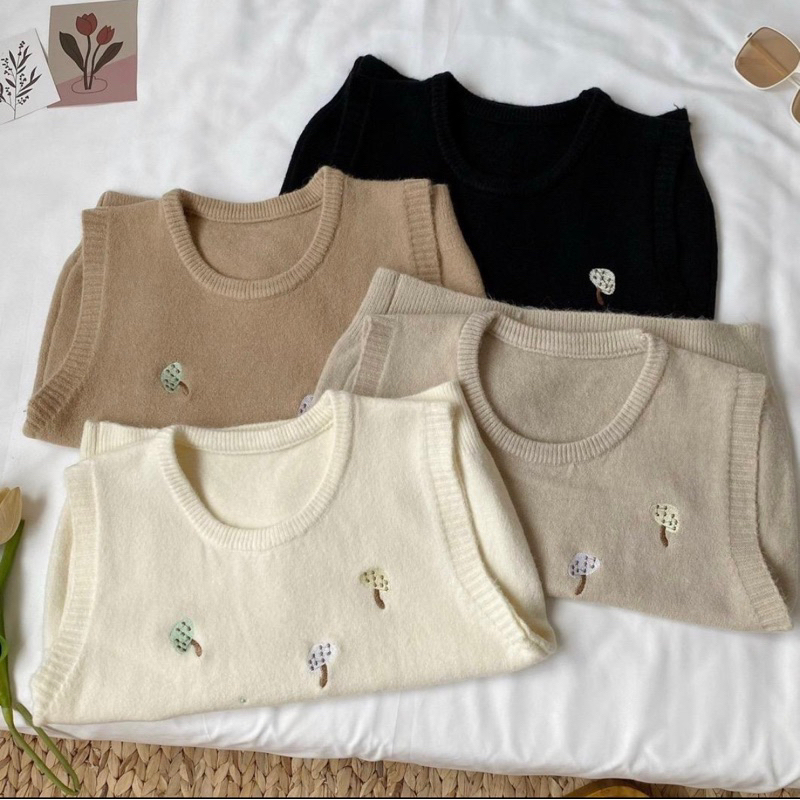 Áo gile len thêu hình nấm Qc