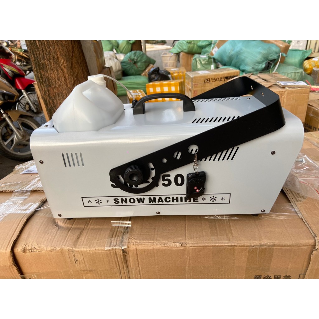 Máy Phun Tuyết 1500w kèm dung dịch Phun Tuyết can 5 Lít cho mùa Noel, Lễ hội, sân khấu
