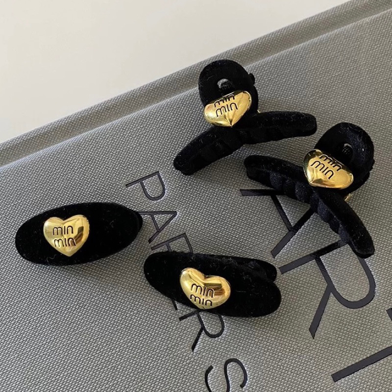 Kẹp tóc mái mini nhung đính trái tim điểm nhấn cho nữ KM133