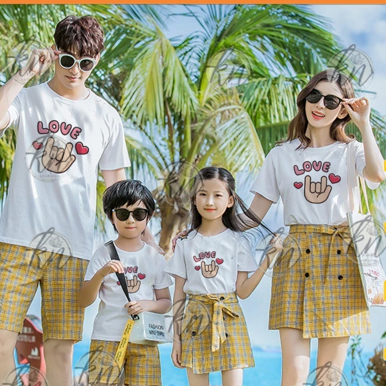 Áo Gia Đình 3 Người, 4 Người Đi Chơi Du Lịch, Áo Đồng Phục Gia Đình Đi Biển In Hand Love - KTQN TSHIRT AND UNIFORM