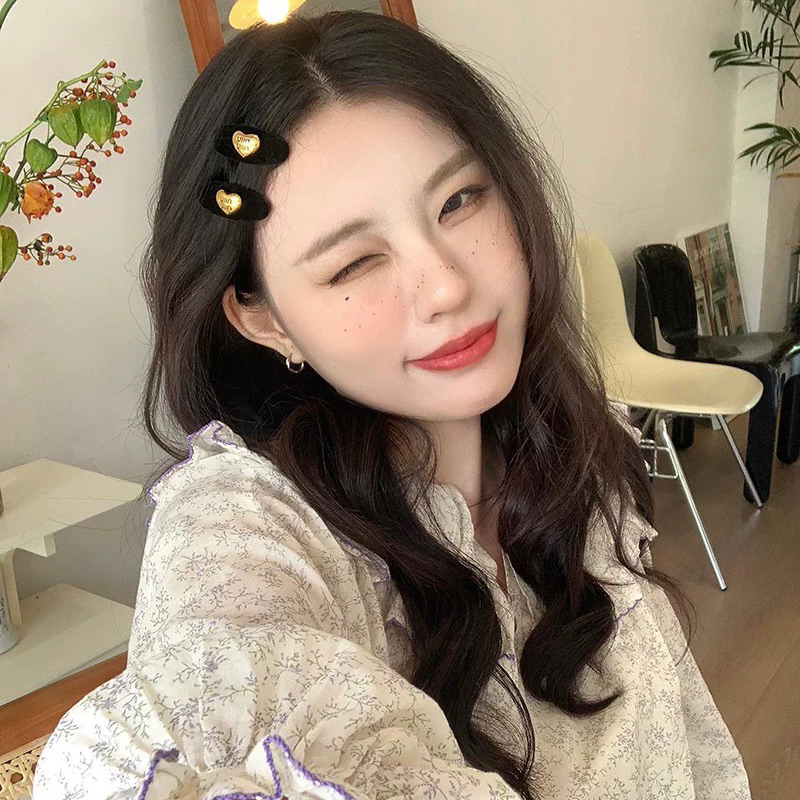 Kẹp tóc mái mini nhung đính trái tim điểm nhấn cho nữ KM133