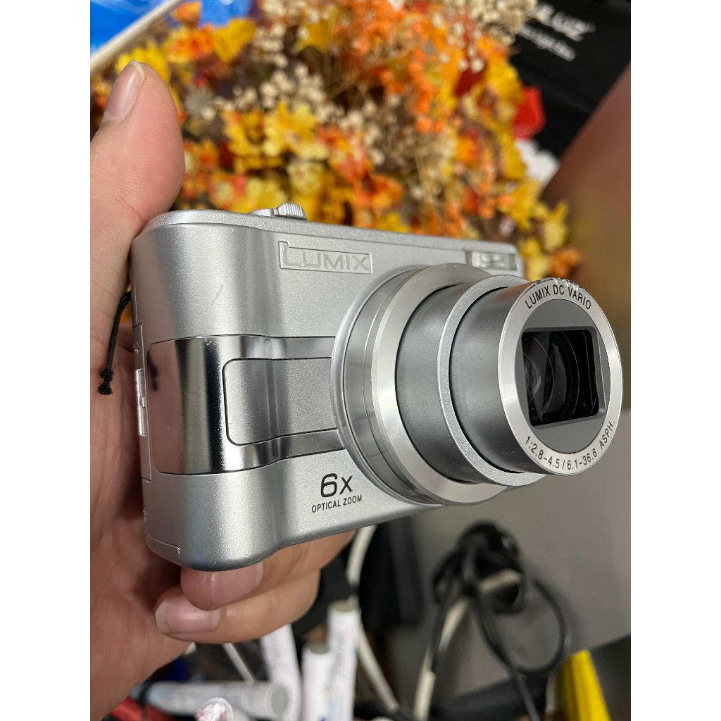 Máy ảnh du lịch  Lumix DMC LZ5 màu đẹp