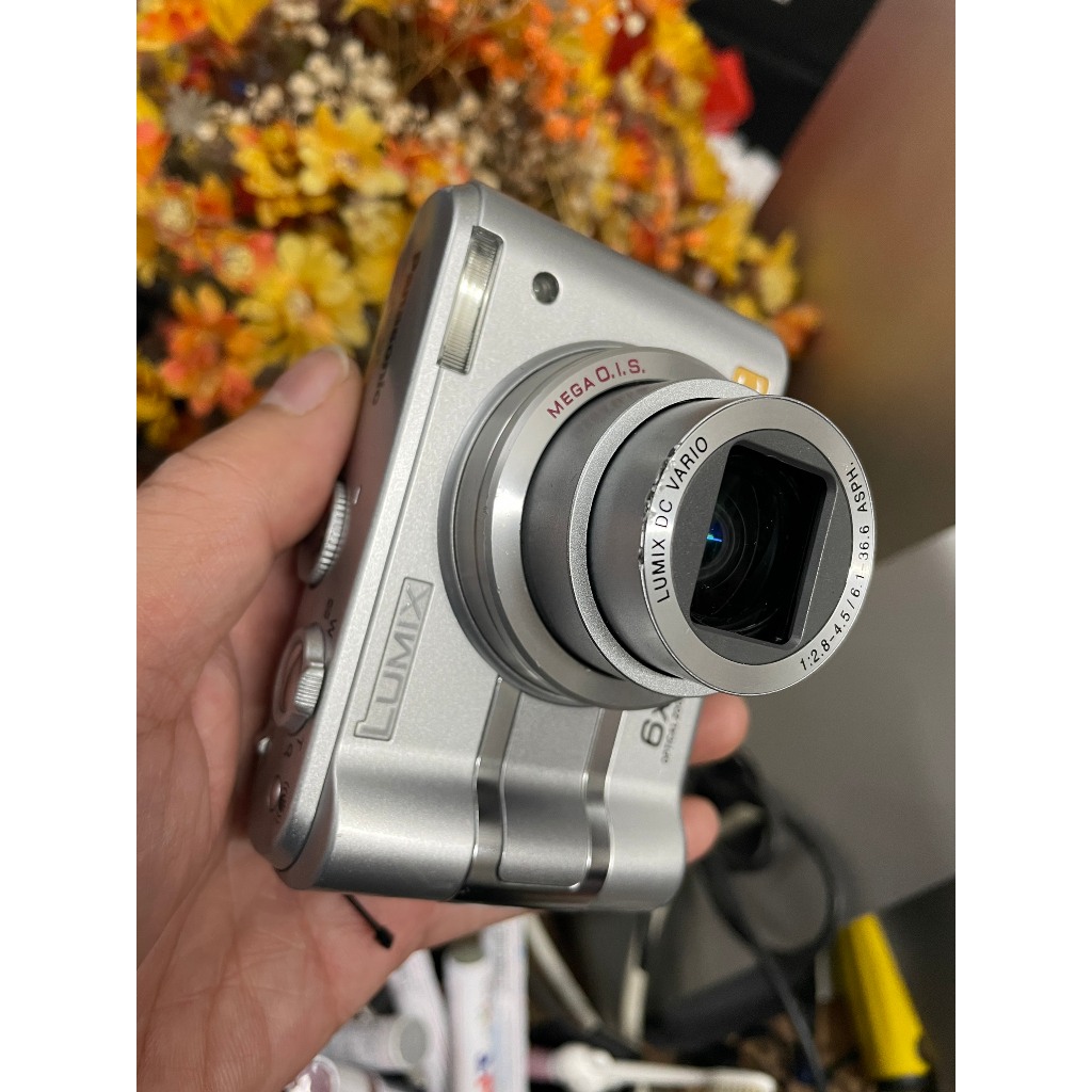 Máy ảnh du lịch  Lumix DMC LZ5 màu đẹp