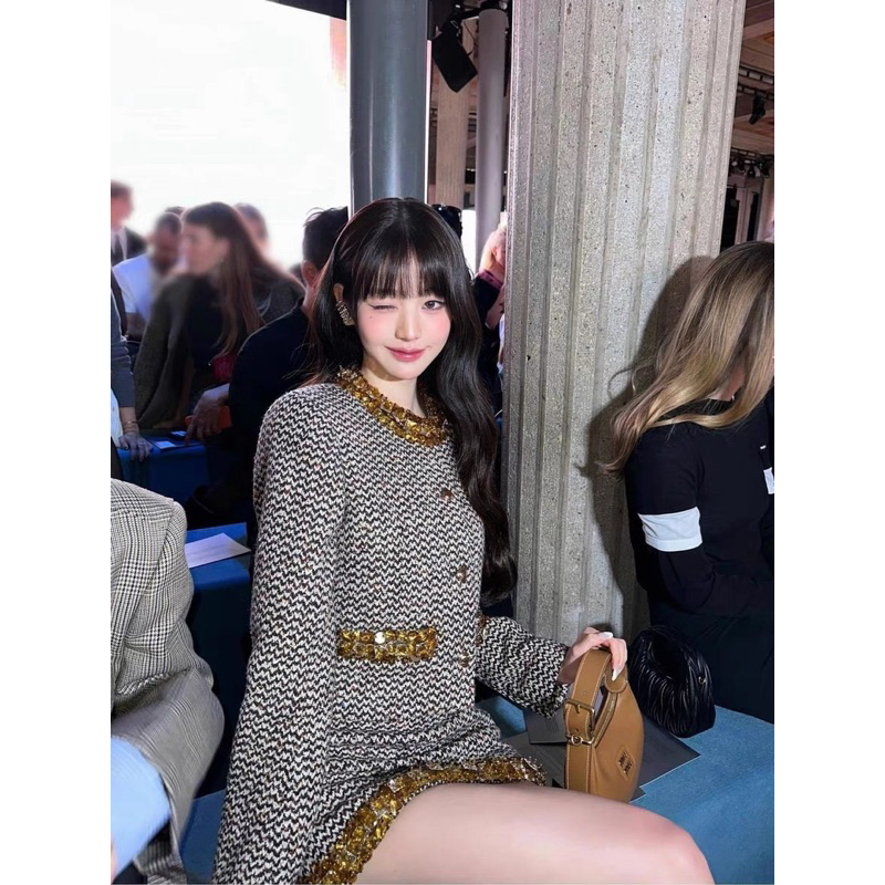 Set áo và chân váy dạ tweed giống Jang WONYOUNG IVE