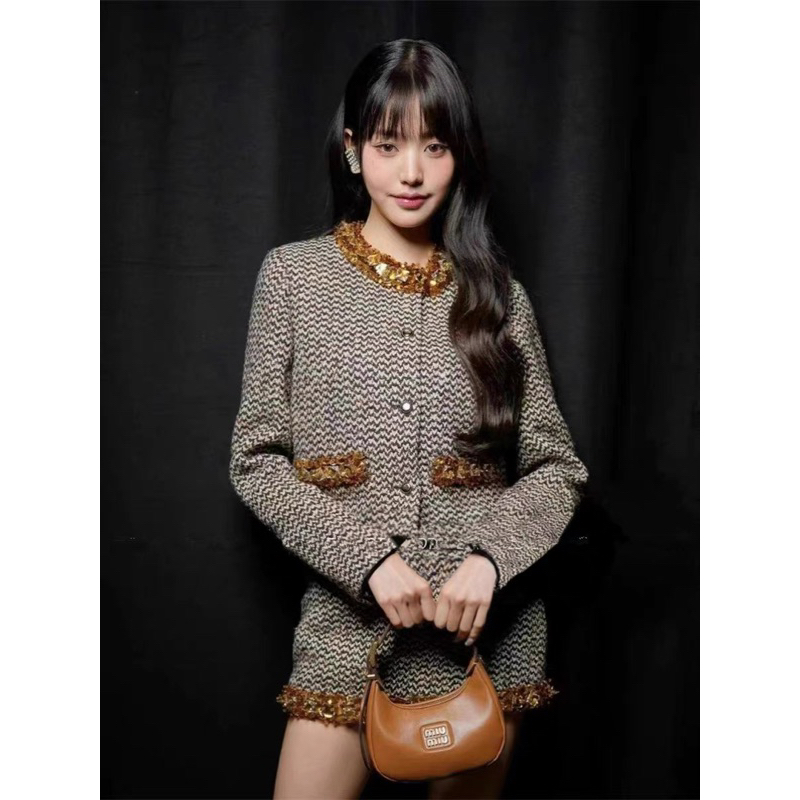 Set áo và chân váy dạ tweed giống Jang WONYOUNG IVE