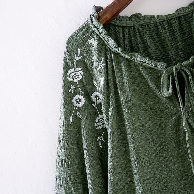 ÁO MORI XÔ MUSLIN THÊU CỔ THẮT NƠ TAY BỒNG