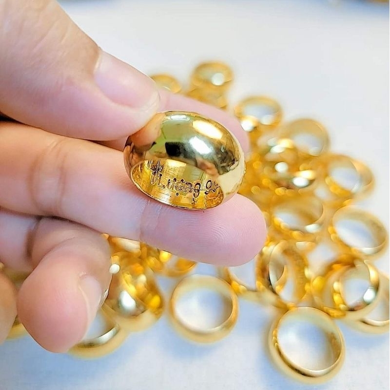 Nhẫn trơn 2chỉ 5chỉ 1lượng màu 24k có khắc kí hiệu (2chỉ 9999)(5chỉ 9999)(1lượng 9999)