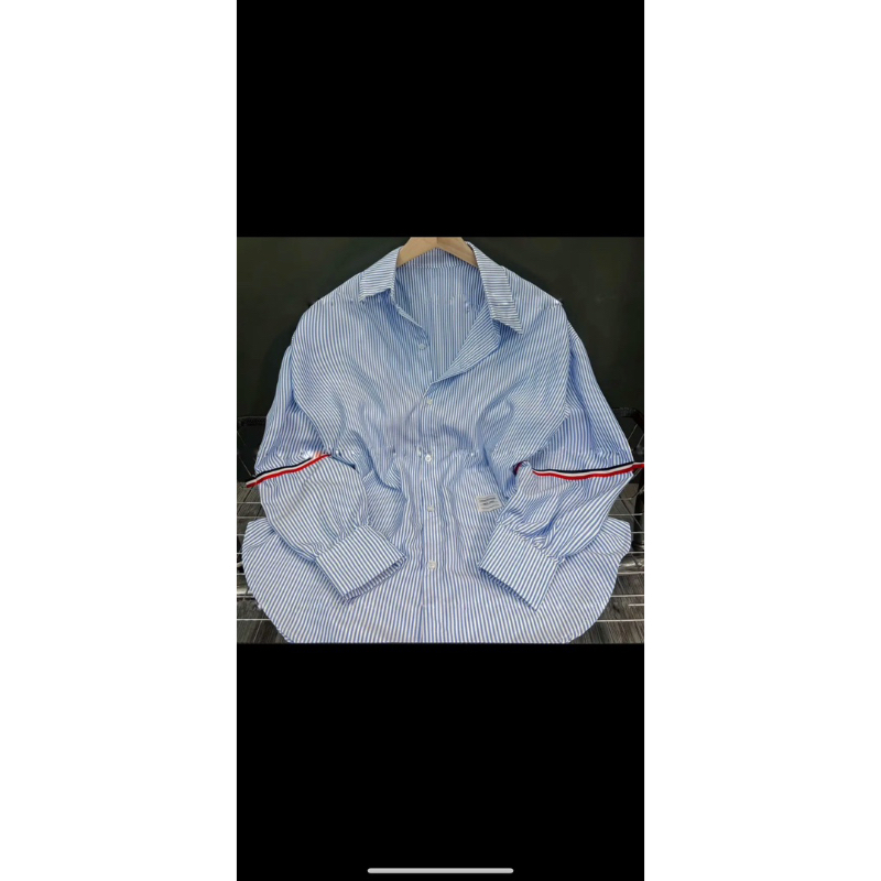 Áo sơ mi phom rộng