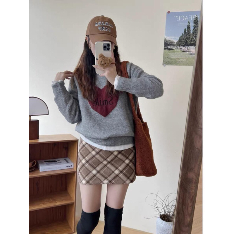 Áo len thêu tim đỏ siêu nổi bật siêu xinh