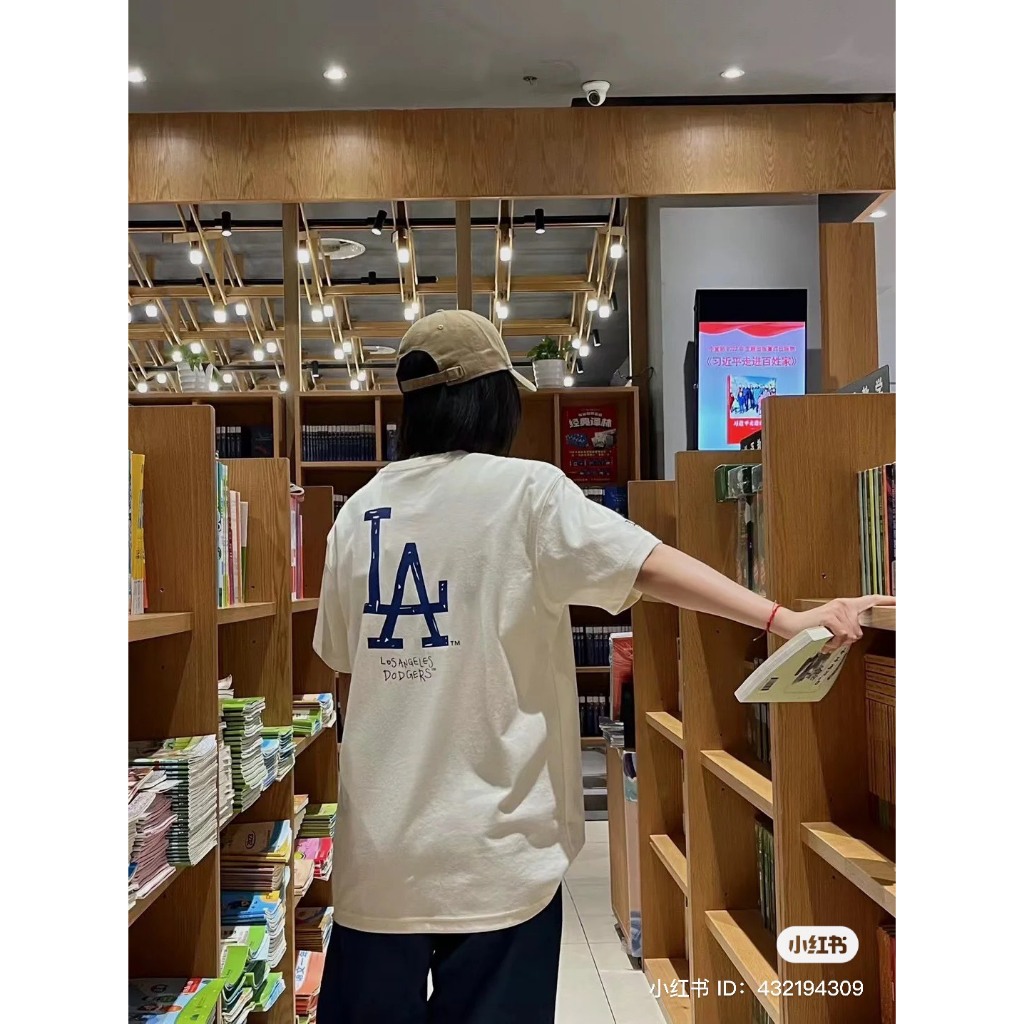 Áo Thun New Era - La Vẽ Tay - Kem - Code: 13702562